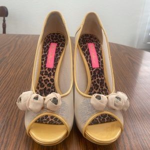 Betsey Johnson yellow peep toe heels with flowers